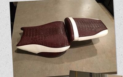 CUSTOM MOTORCYCLE SEATS