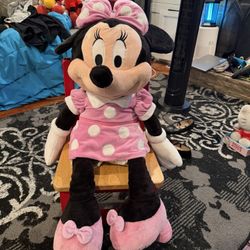 Minnie Mouse Plushie
