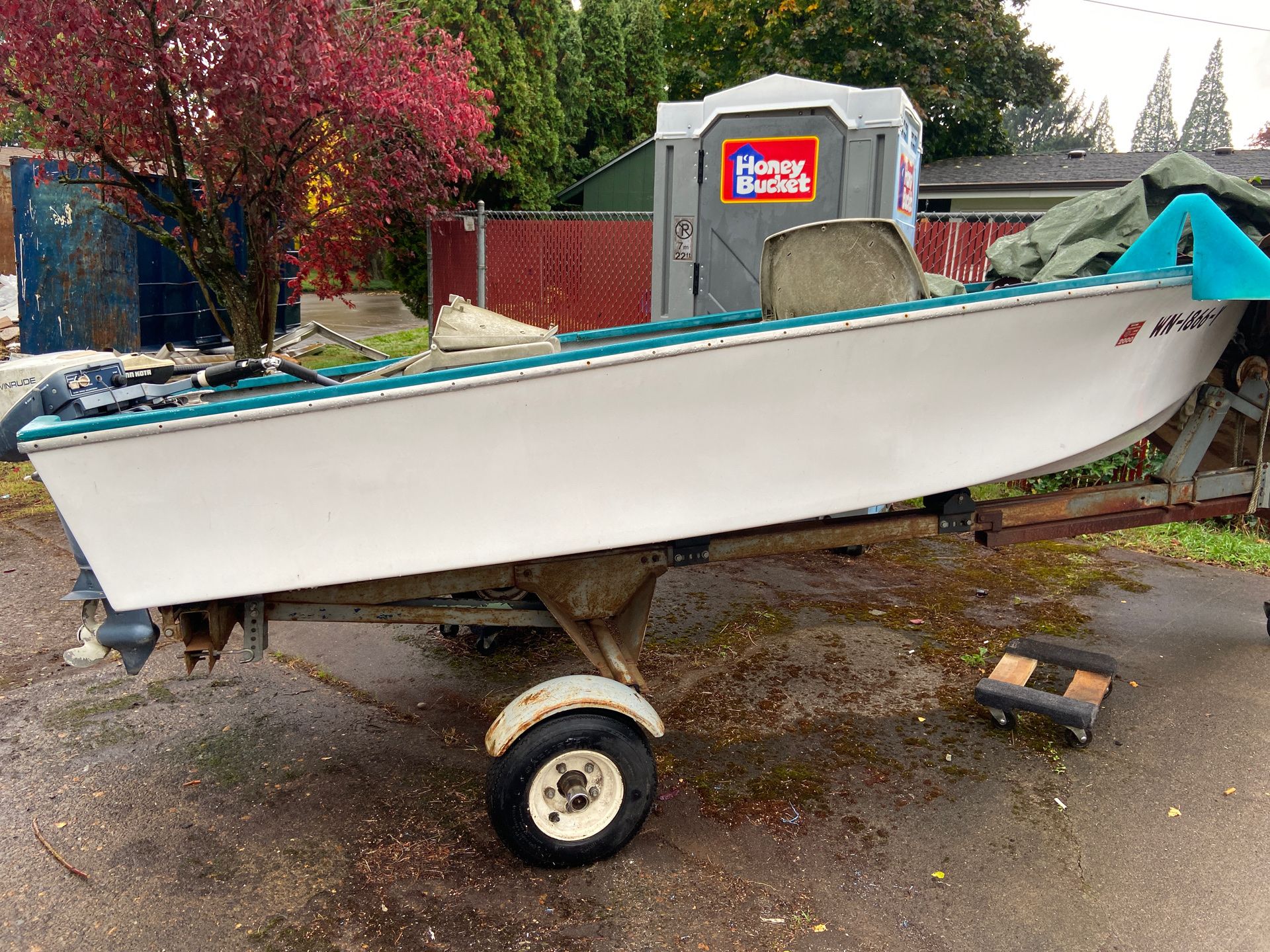 Fiberglass Fishing boat - lots of interest