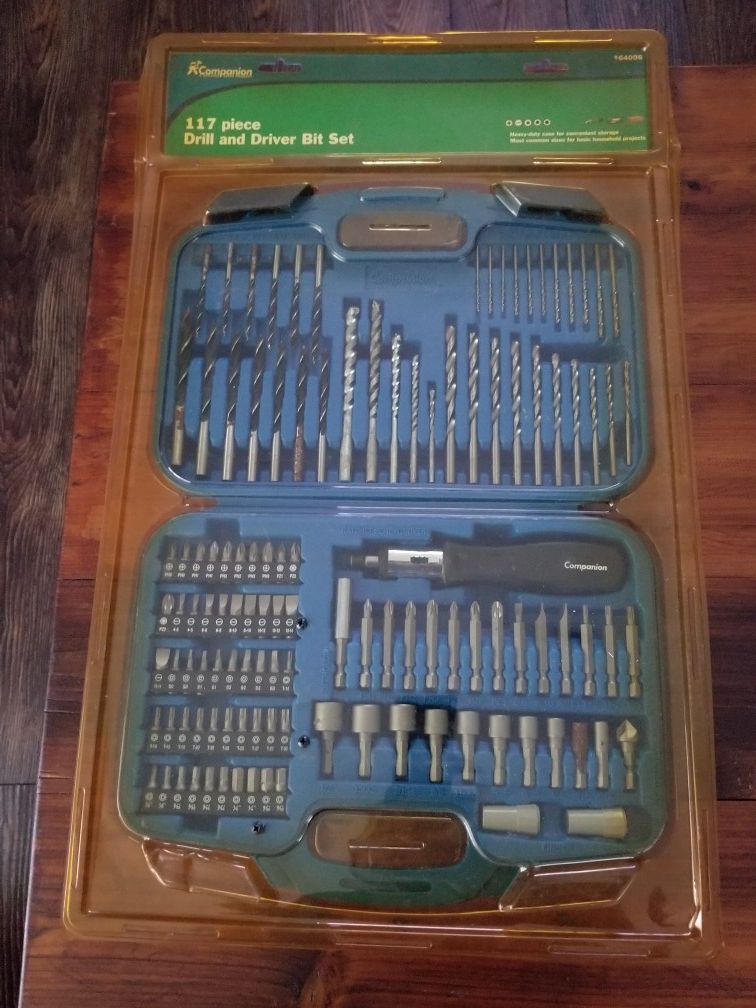 Drill and driver bit set