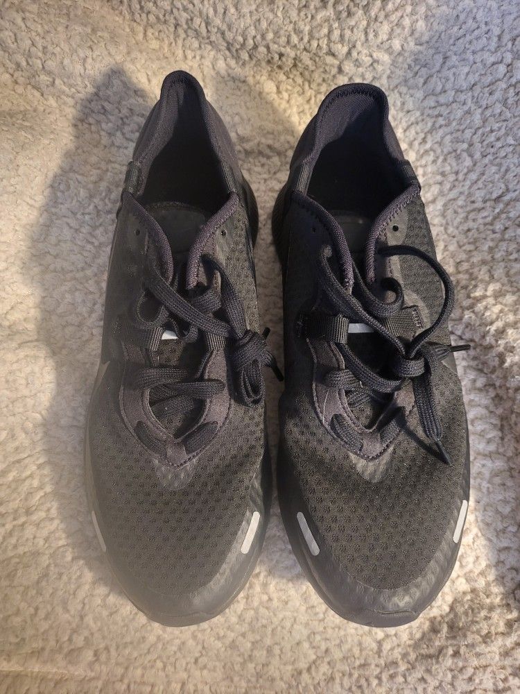 Size 9 Nike72 Black W/ Grey CZ5630-002 Athletic Shoes Sneaker Unisex