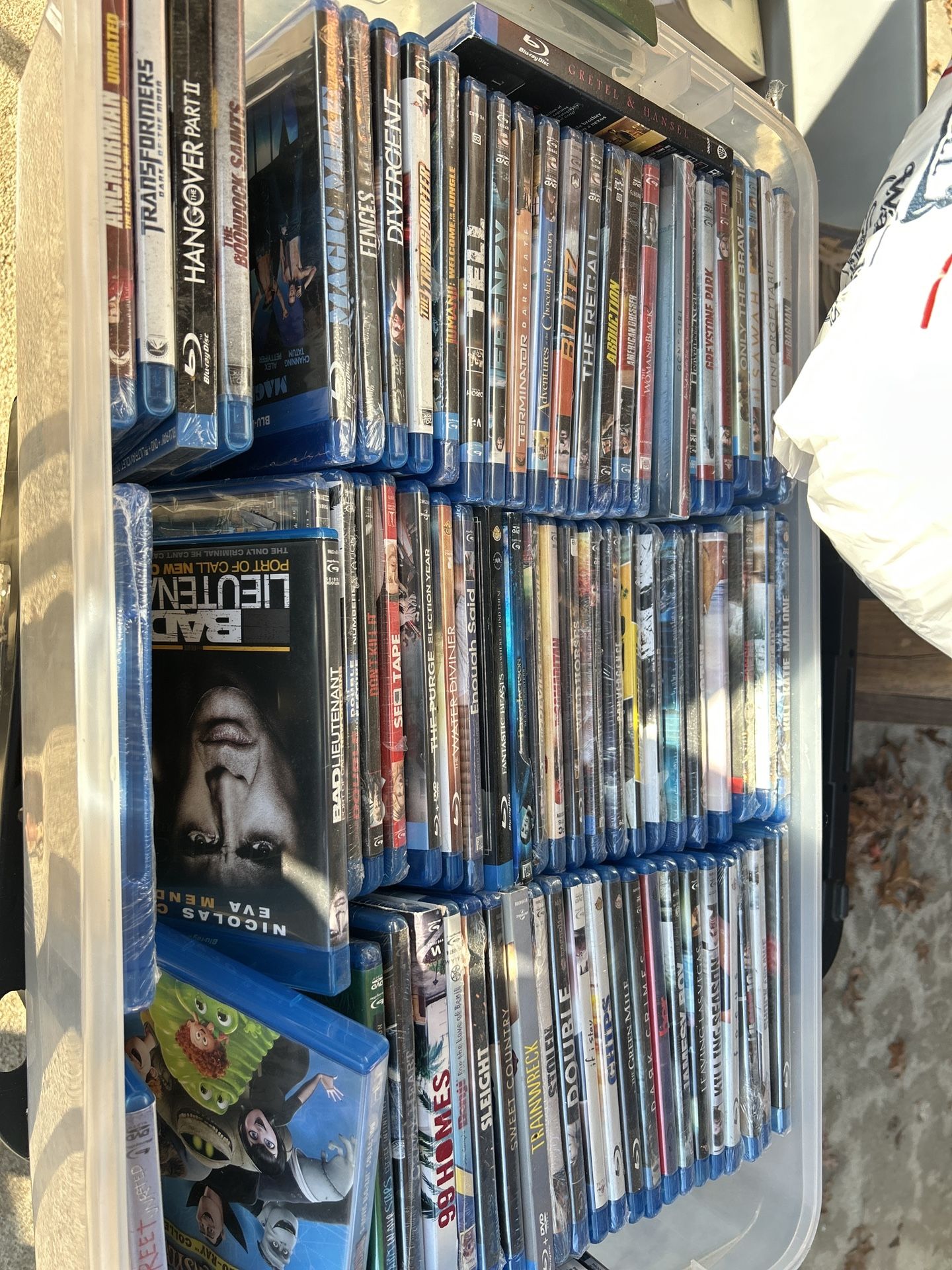 11 Totes Of Blue Rays/dvds
