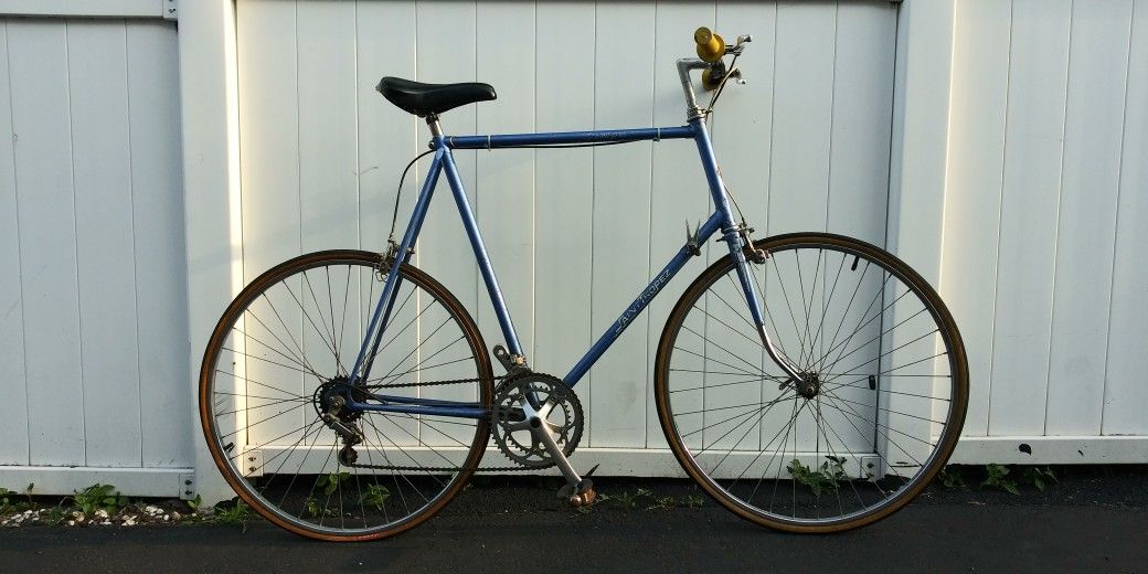 Vintage Saint Tropez Grand Prix 12 Speed Road Bike. 27 Inch Frame.