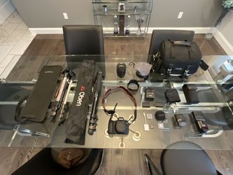 CANON 6D WITH 24-105 f/4L IS & MANY ACCESSORIES