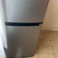 Magic Chef Refrigerator