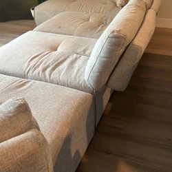 Modern Modular Sectional Sofa – $1,500 (Originally over $5,000!) 🛋️ Must go ASAP! 