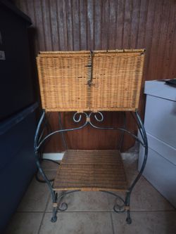 Basket container