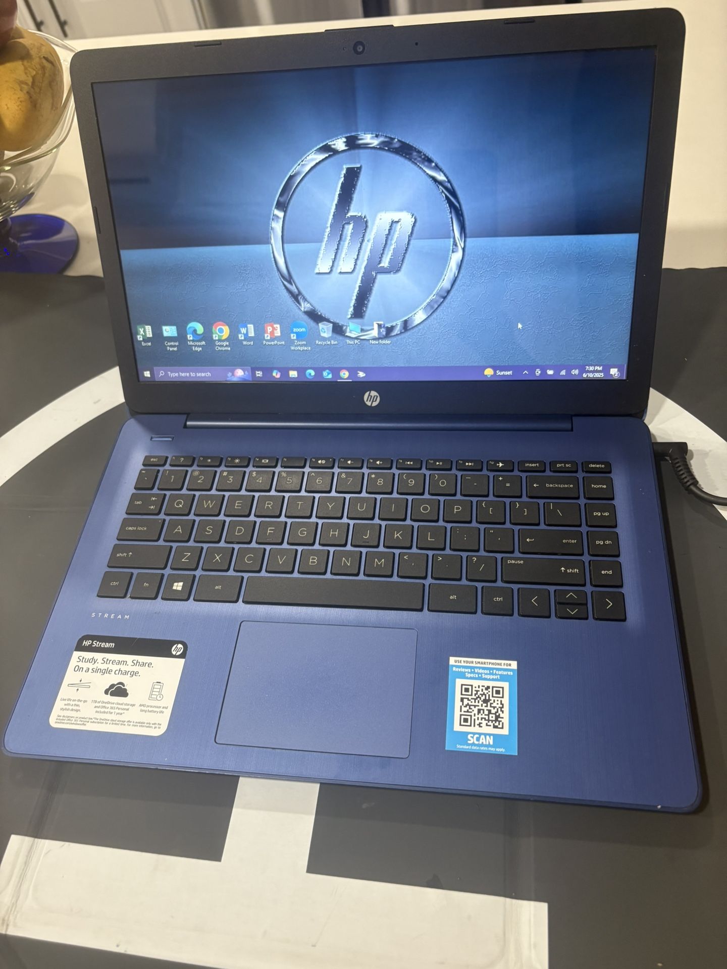 HP AMD A4-9120e Radeo R3 TOUCH SCREEN 4 compute core 2c + 2G 1500 MHz. 2 core ( s ) 4/15/2024 MICROSOFT 2021 install and activated 62.0 GB SOLID