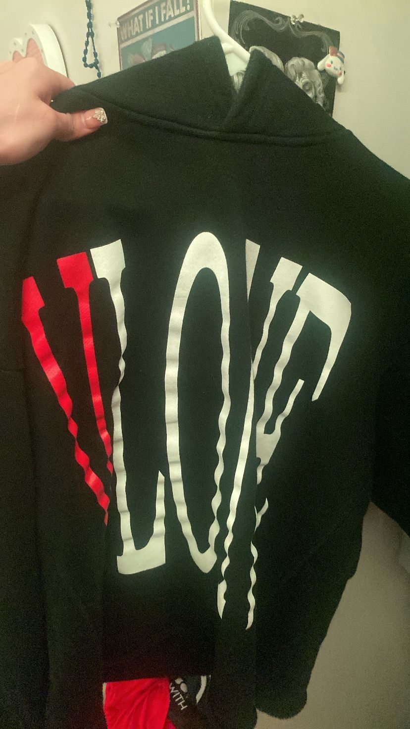 Valone Sweater We Live Alone. Die Alone Worth 600$