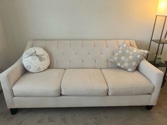 Beautiful 3 seater couch