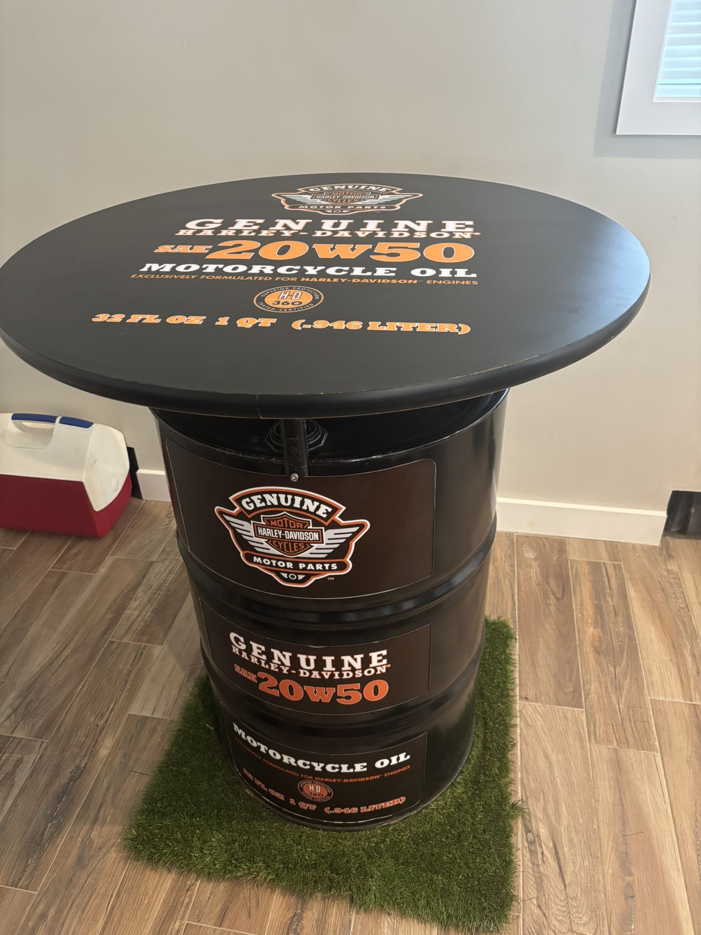 Harley Davidson pub Table