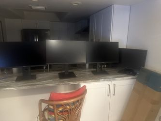 4 Computer Monitors 