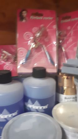 I finish with a package of 1000 pieces of manicure, makeup and wax for $ 250, if you are interested I give you the list of items.