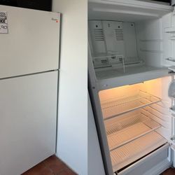 Refrigerator For Sale 3 Months If Warranty And 1 Year Of Service 