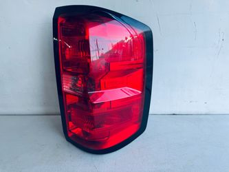 2014-2019 CHEVROLET SILVERADO 1500 RIGHT PASSENGER SIDE TAIL LIGHT HALOGEN OEM