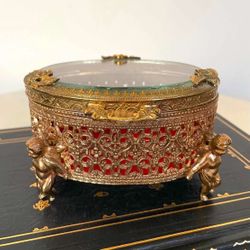 Stunning Vintage Brass Filigree Ormolu Jewelry Casket Trinket Box With Cherubs/Florals/Rare with Red Velvet Interior❤️✨