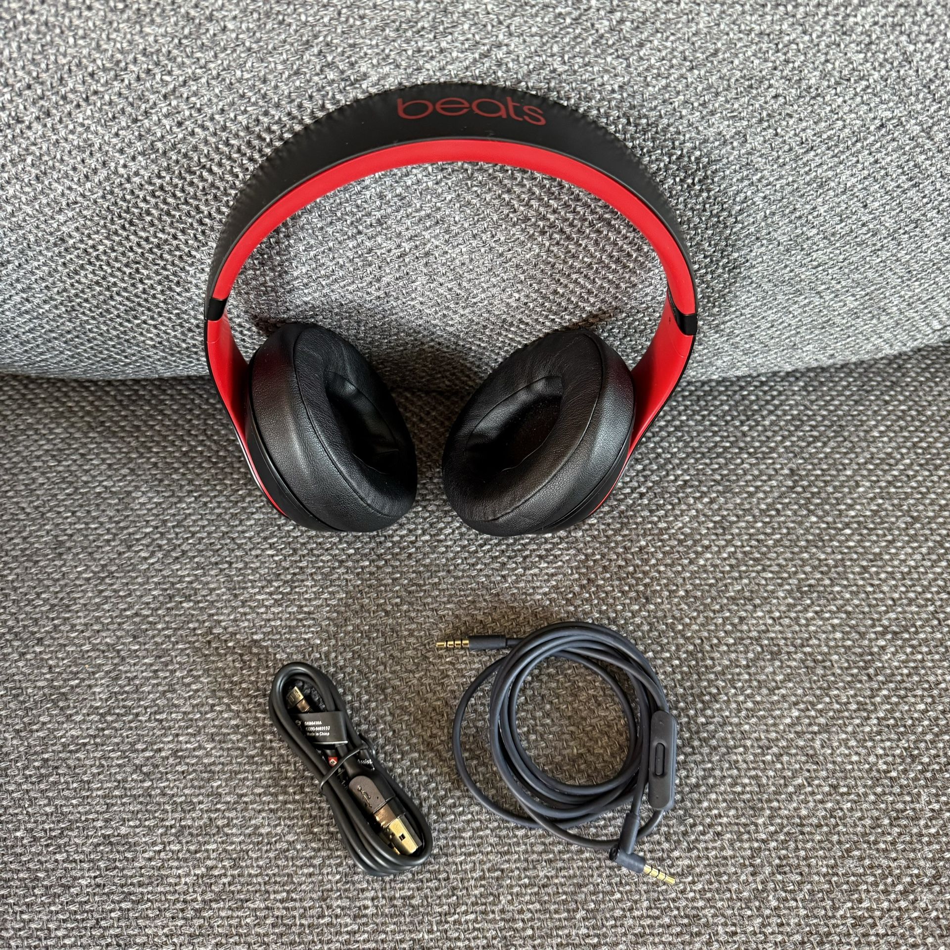 Beats Studio 3 Wireless Bluetooth Headphones Black/Red