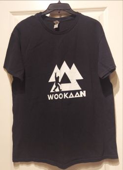 GILDAN T-SHIRT ( SIZE MEDIUM )