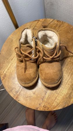Uggs Girls Size 11
