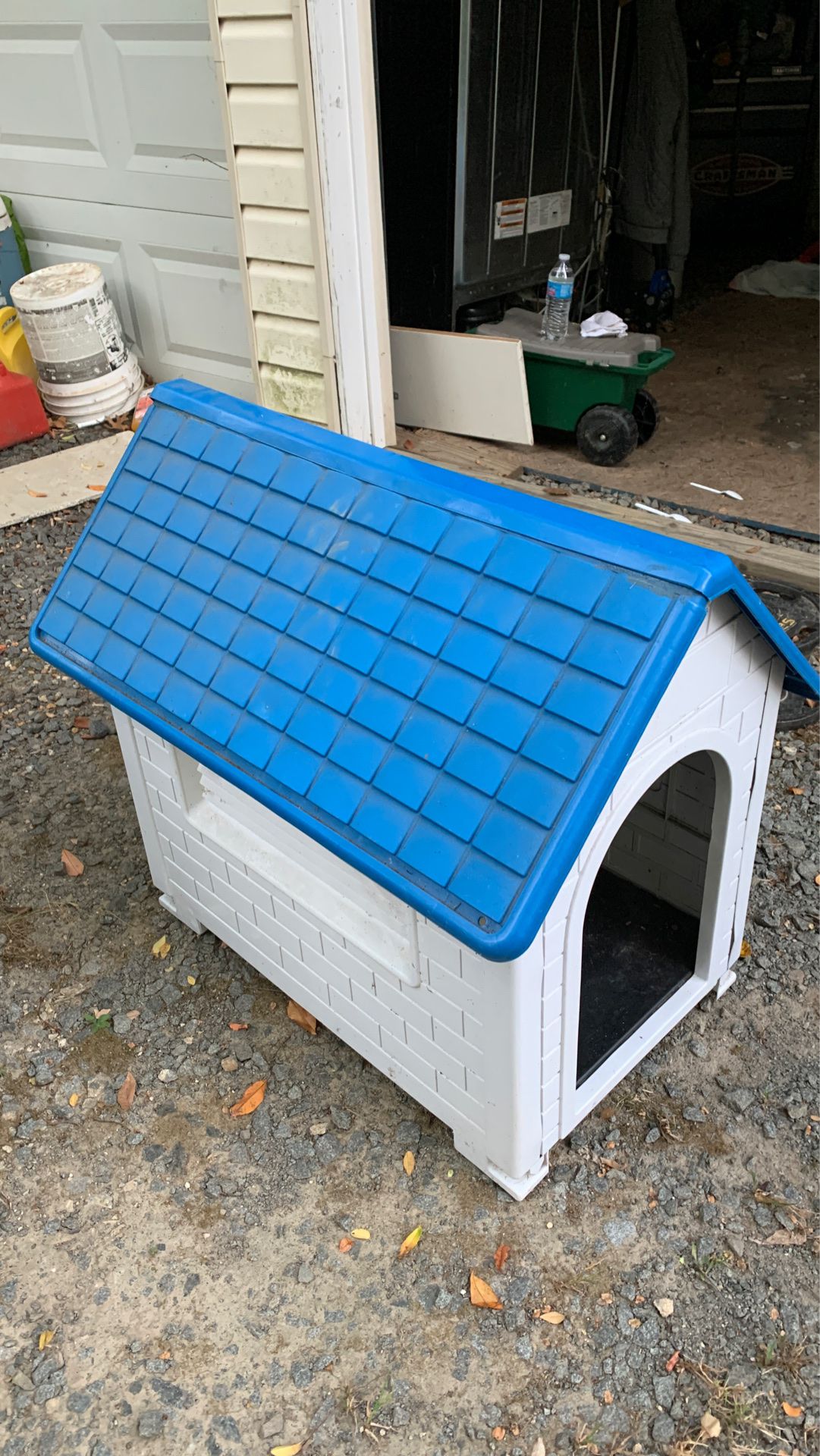 Doggie house (small dogs)