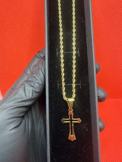 Brand New ! Gold Tone Cross Pendant (Rope Chain Included) $65 JEWELERS SPECIAL💎
