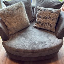 Loveseat Chair/couch