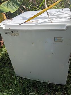 Mini fridge