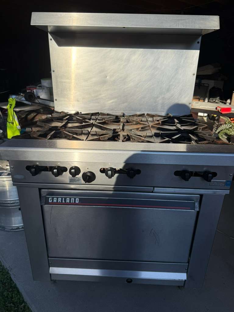 Garland Commercial Gastove And Chicken Grill