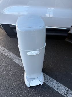 Diaper Dekor Plus Diaper Pail