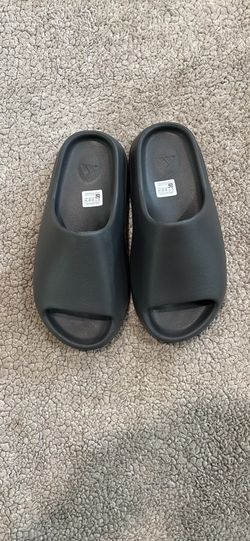 Grey yeezy slides