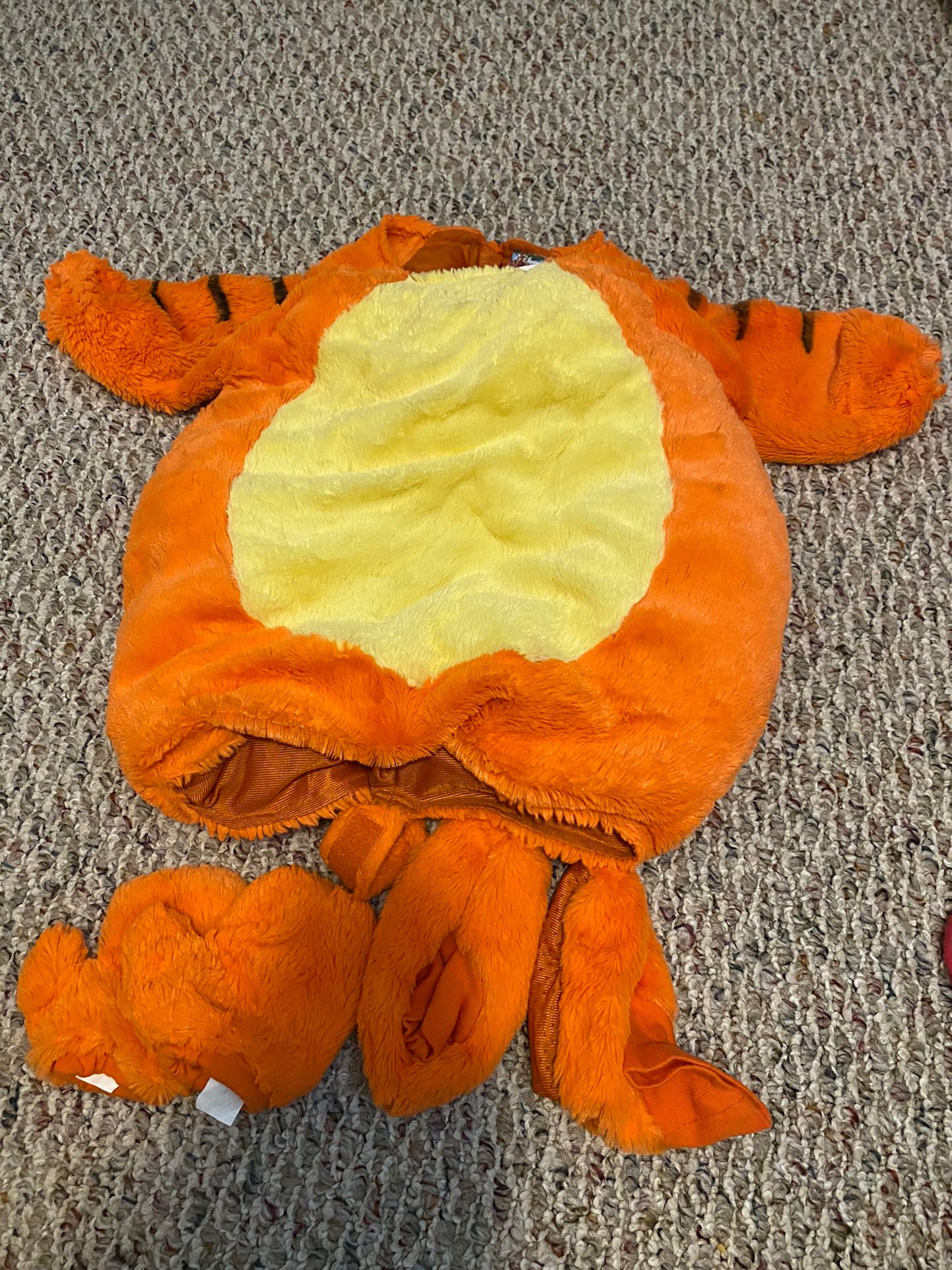 Tigger costume with gloves and socks