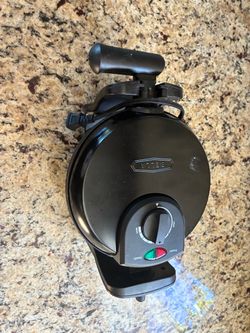 Bella Round Waffle Maker