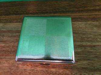 Retro cigarette case