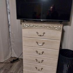 Queen Sized Bedroom set 