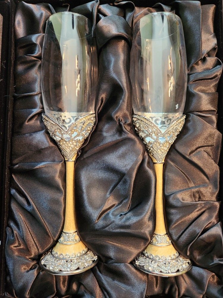 Things Remembered Wedding flute Set