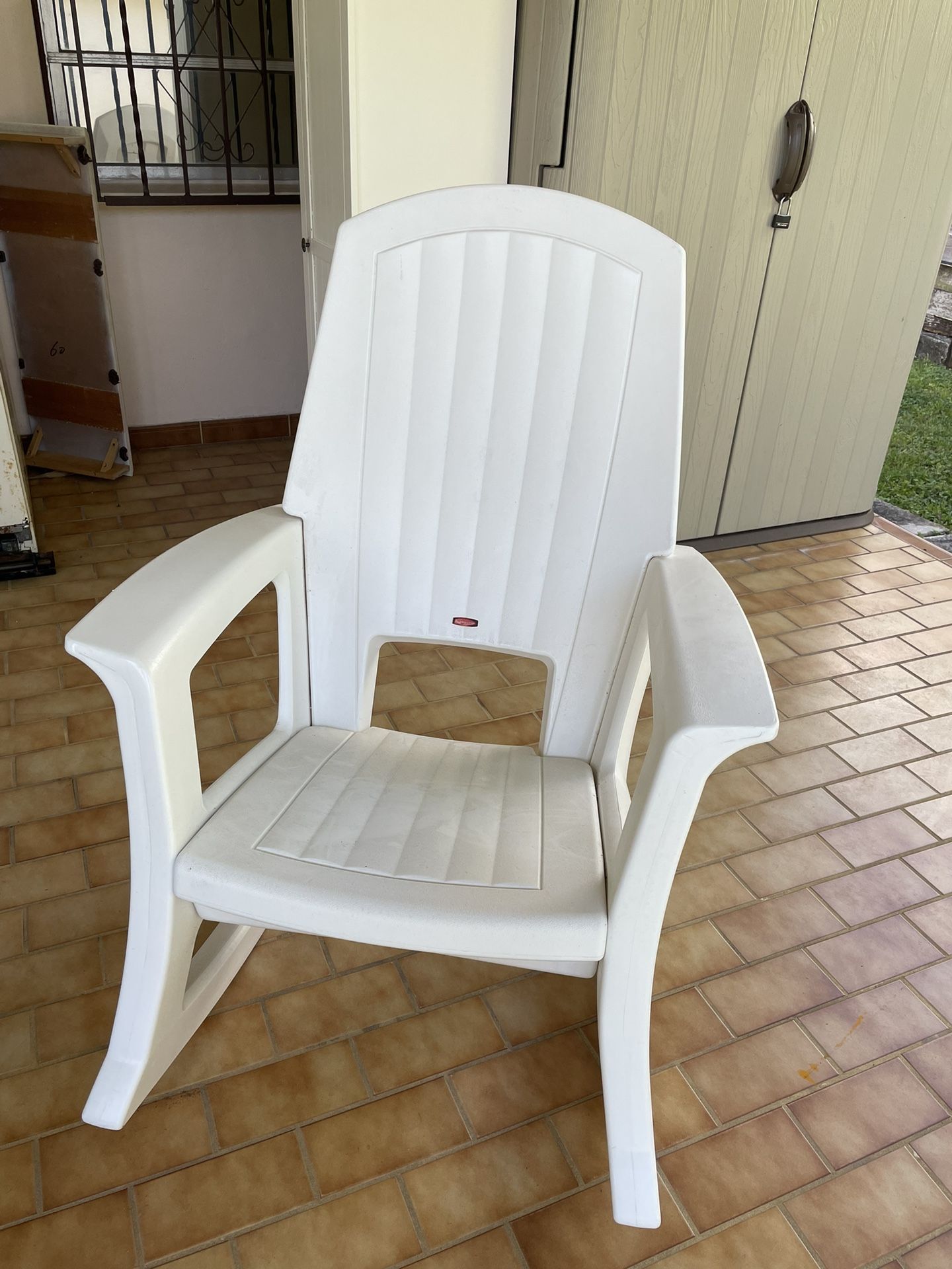 Rocking Chair White Rubbermaid