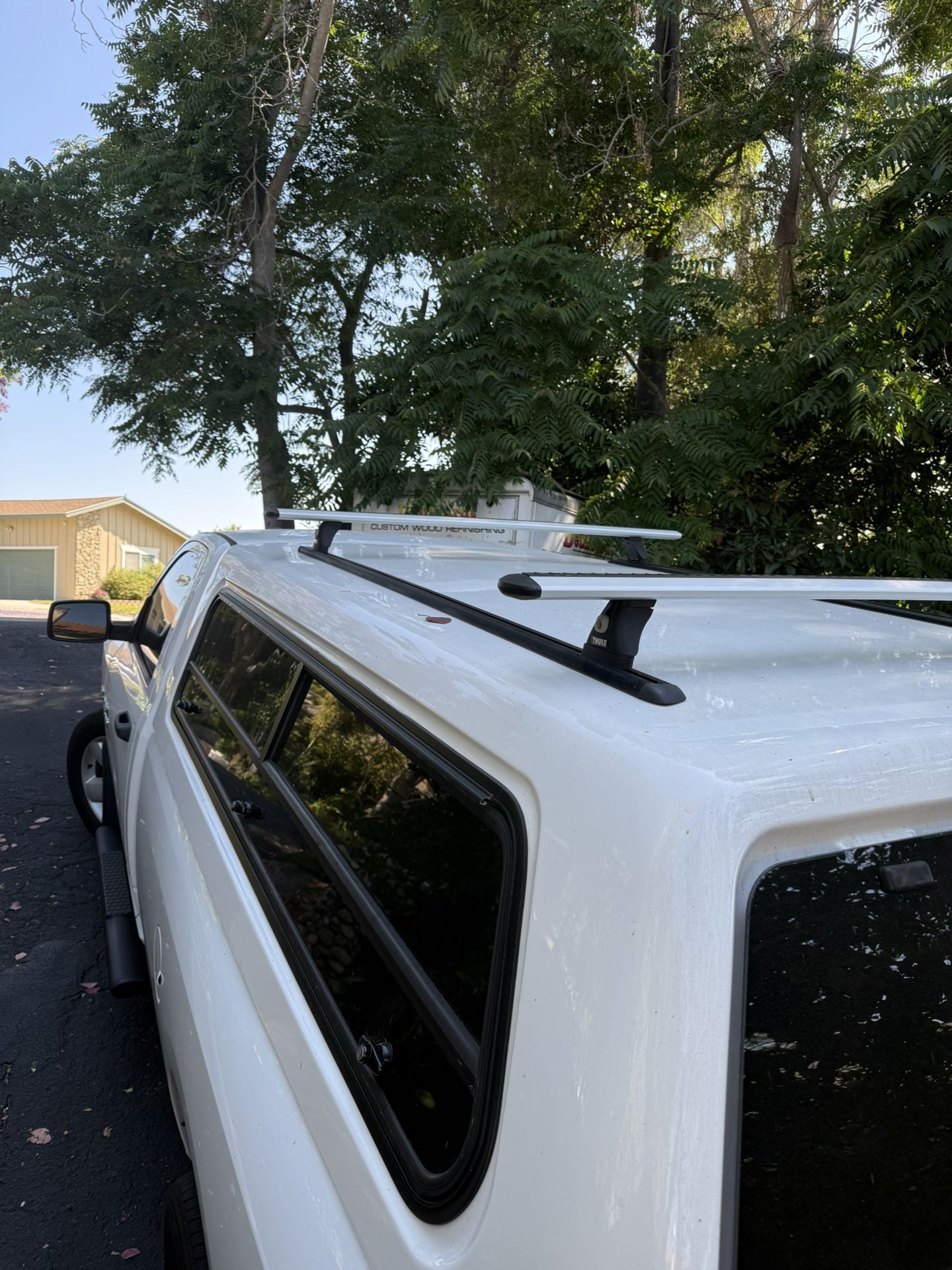 Thule Ladder Support Bars. Aluminum .