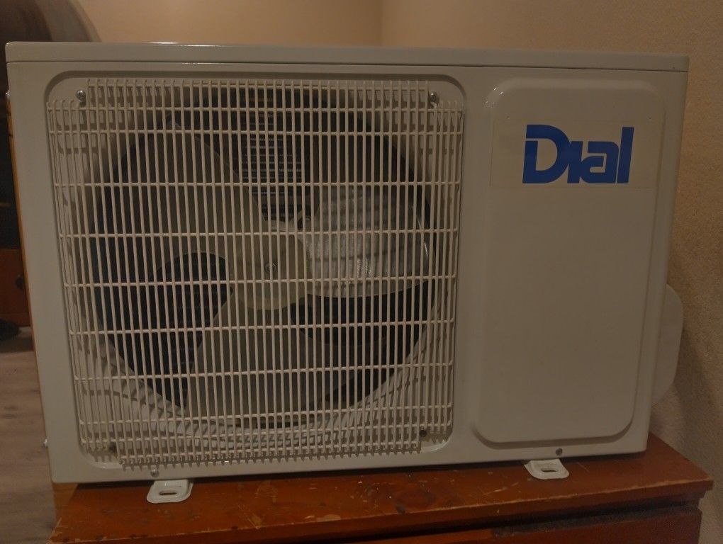 Mini Split _9000 Btu Heater And AC