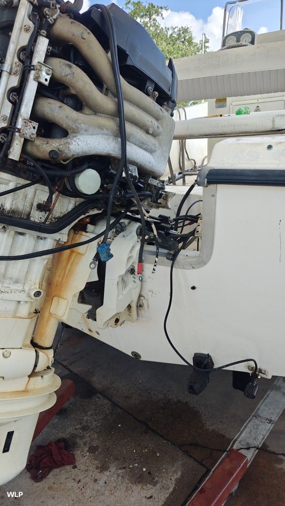 2004 Johnson 115hp Parts Motor, Sunk!