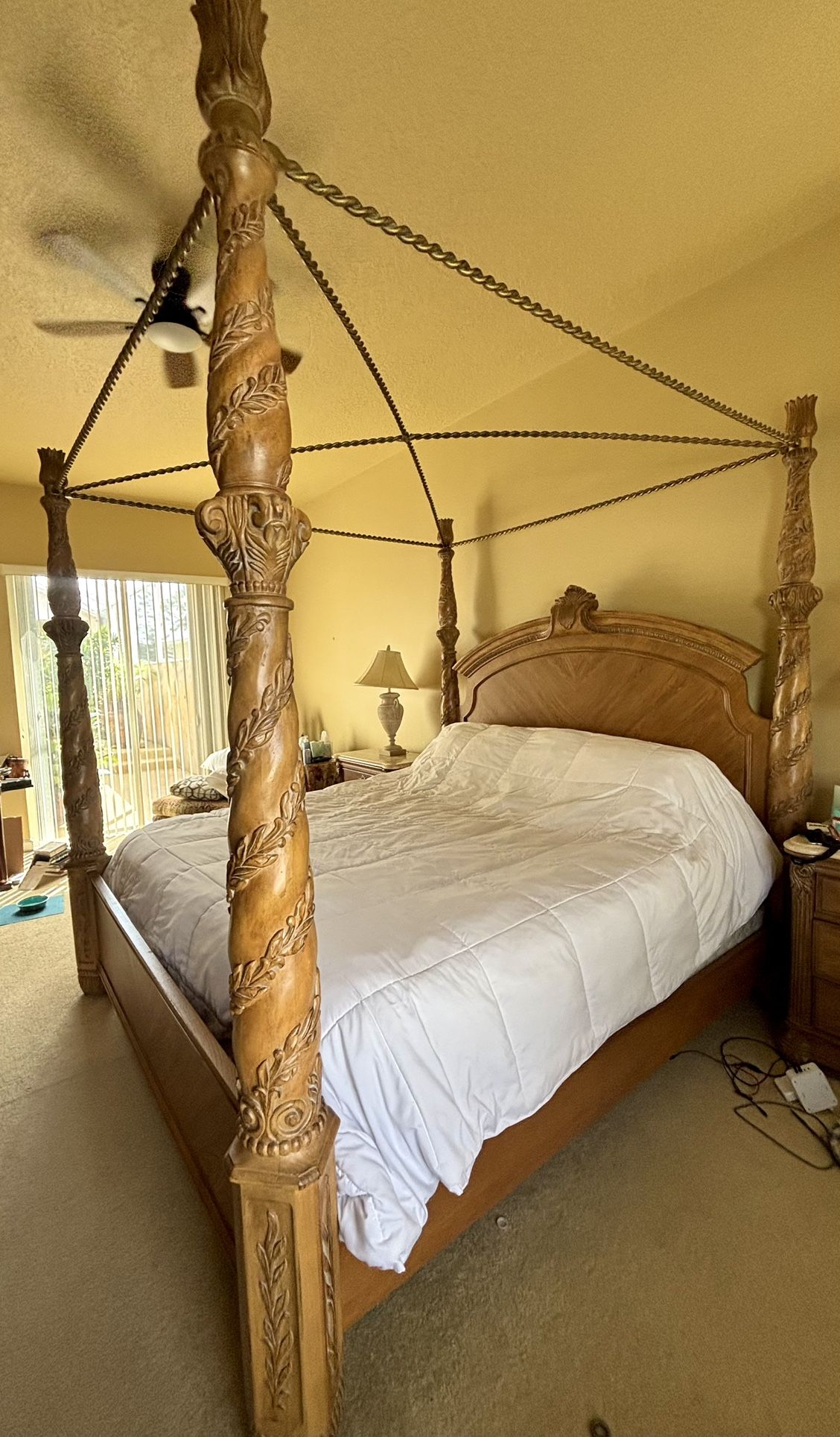 Vintage Solid oak Bernhardt Athena Collection bedroom set with exquisite carved rope and vine detailing
