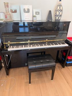 FRIDOLIN piano