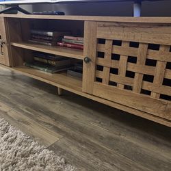 Modern TV Stand – Wood Finish – Great Condition – Must Go