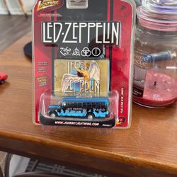 Johnny Lightning Led Zeppelin 1956 Chevy Bus Limited EditionBonus Stickek TA-424