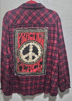 NATURAL LIFE 
Telluride Patch Flannel Shirt - Practice Peace.
Women's Size XL
Excellent condition 
Super clean 
No rips or stains 
All buttons in plac