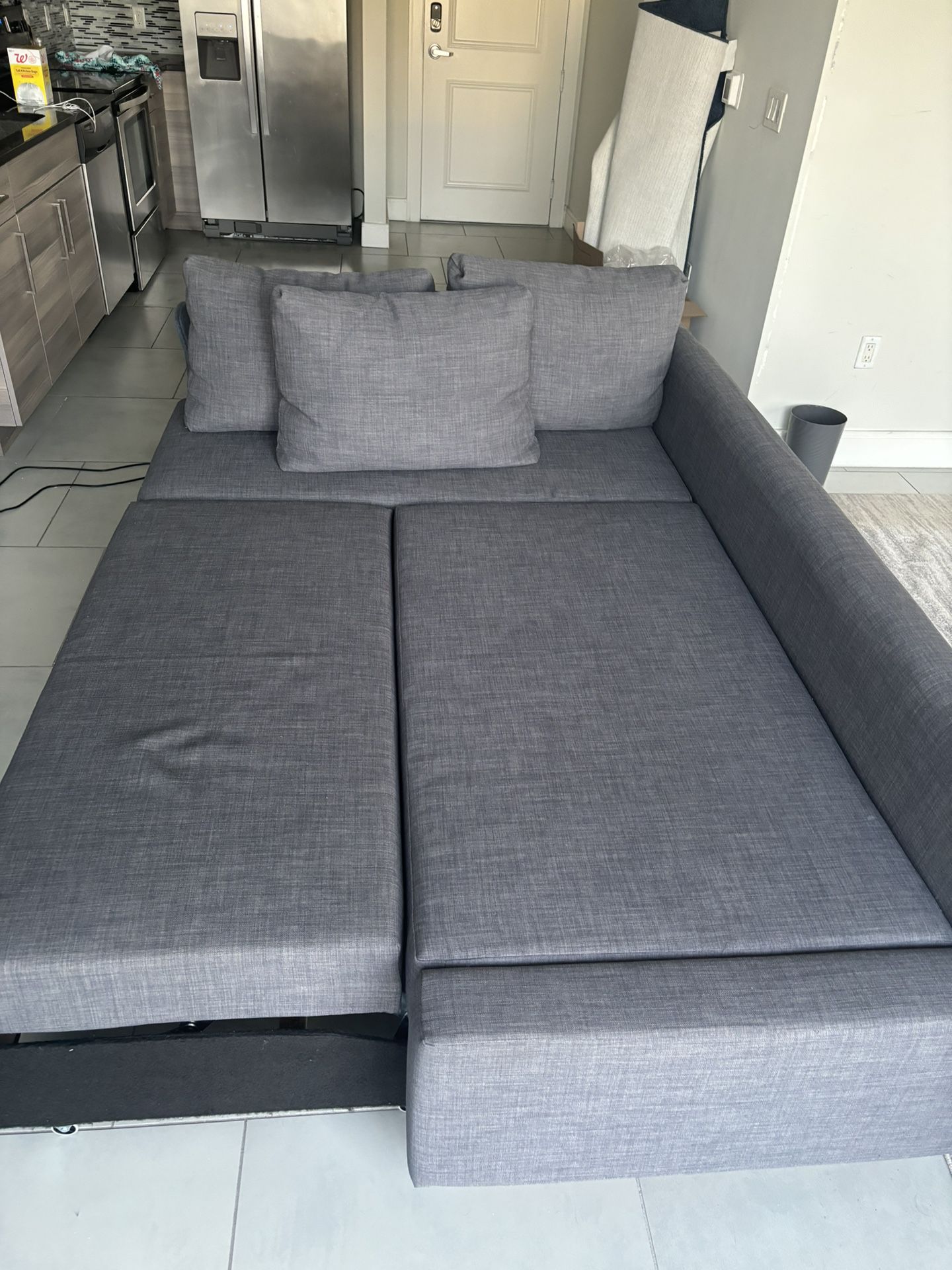 Sleeper Sectional (3 Persons) 