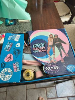 Circle society roller skates
