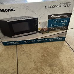 Panasonic 1.3 Cu Ft Microwave Oven 