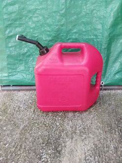 Gasoline Can: 5 Gallon Capacity 