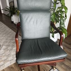 Vintage Drexel Heritage Leather Executive Office Chair – Solid Wood, Swivel & Tilt (1997)