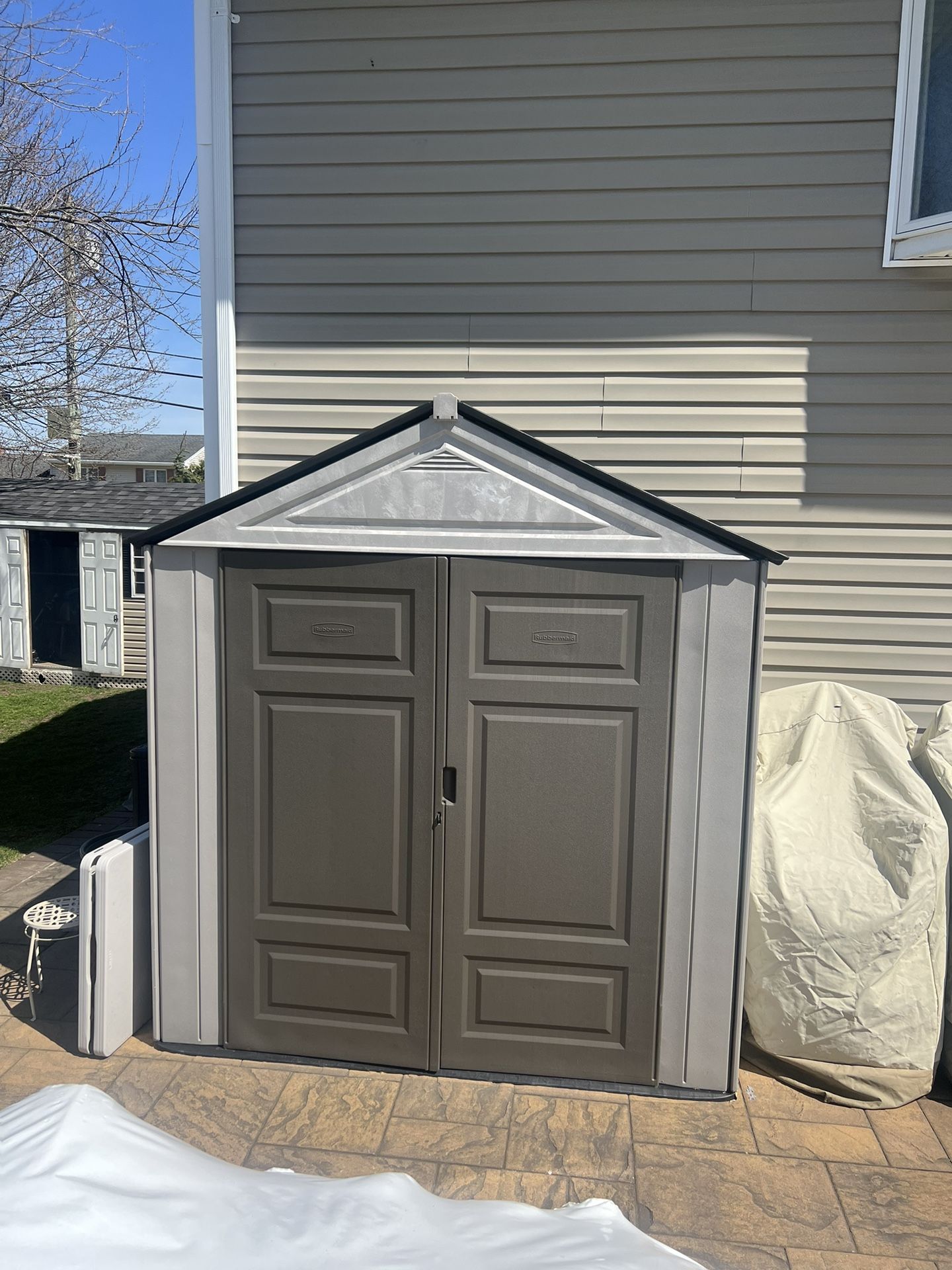 RUBBERMAID OUTDOOR STORAGE SHED for Sale in Bay Shore, NY - OfferUp